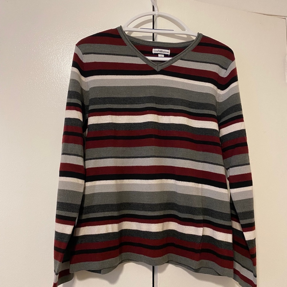 Croft&Barrow longsleeve v-neck sweater maroon/grey